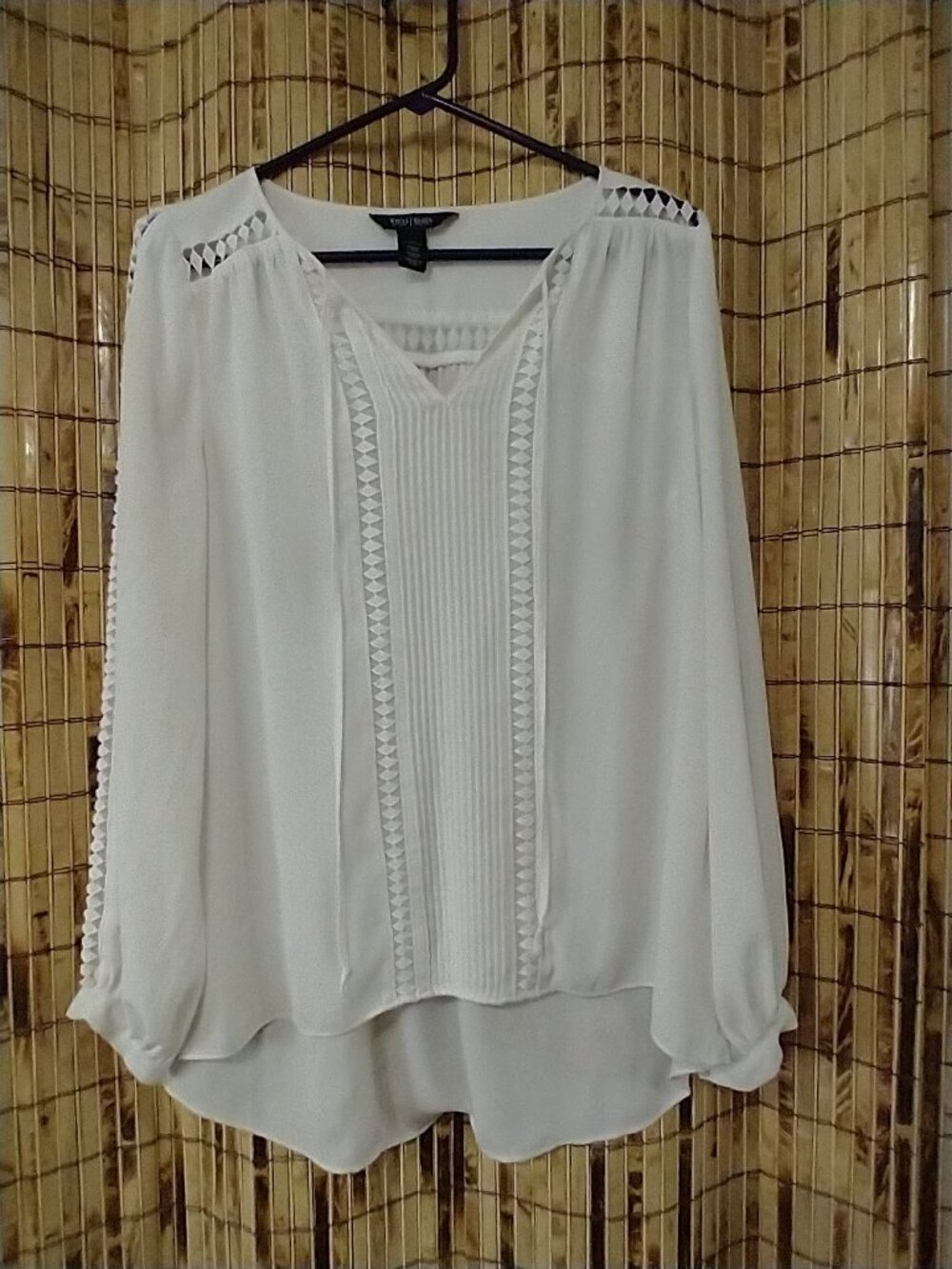 White House Black Market White Pintuck Lace Trim Cutout Sleeve Blouse Size 4